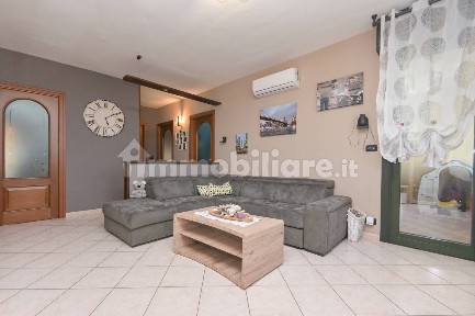 Quadrilocale via Felice Chiò 40, Centro, Crescentino