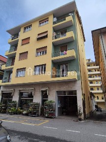 Trilocale via Combattenti d'Italia 17, Centro, Borgosesia