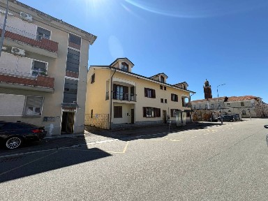 Quadrilocale via Martiri della Libertà 25, Centro, Livorno Ferraris