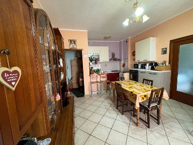 Bilocale via Silvio Pellico 34, Bianzè