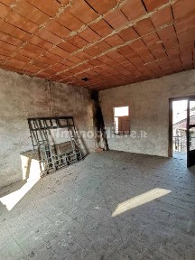 Trilocale via Vignola, 2, Centro, Serravalle Sesia