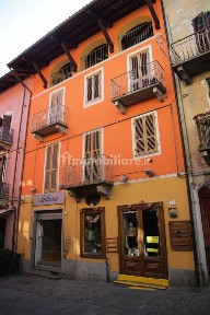 Locale commerciale con laboratorio in Affitto