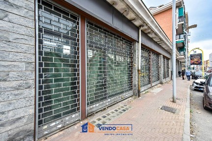 Locale commerciale in Affitto