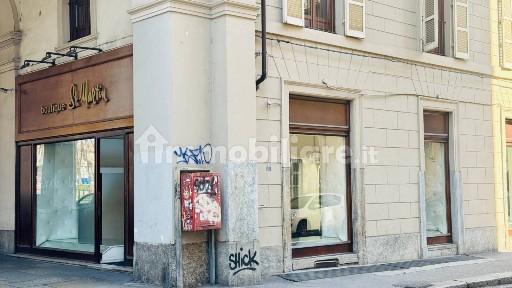 Negozio di abbigliamento in Affitto