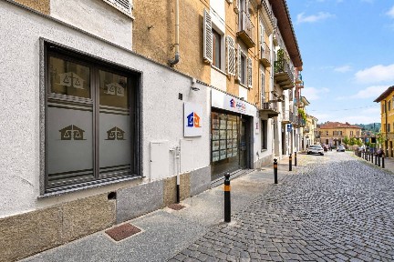 Moncalieri, Centro Storico, Via Santa Croce