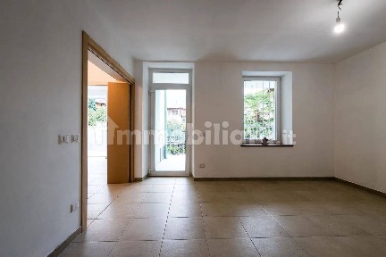 Trilocale via Giacomo Matteotti, 51, Centro, Quarona