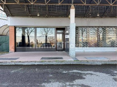 Locale commerciale in Affitto