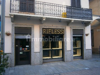 Locale commerciale in Affitto