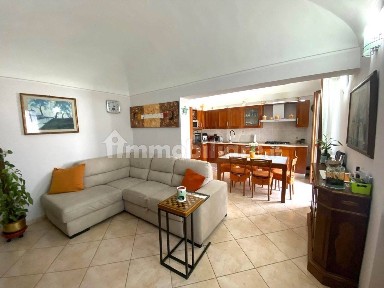 Appartamento via San Pietro 13, Centro, Trino
