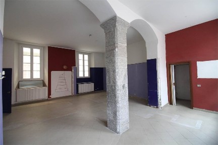 Negozio di abbigliamento in Affitto
