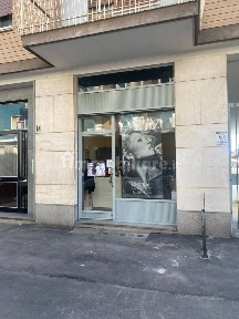 Locale commerciale con laboratorio in Affitto