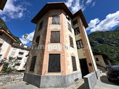 Trilocale Riva Valdobbia piazza IV Novembre 7, Riva Valdobbia, Alagna Valsesia