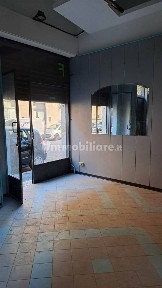 Locale commerciale in Affitto