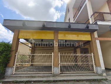 Locale commerciale in Affitto