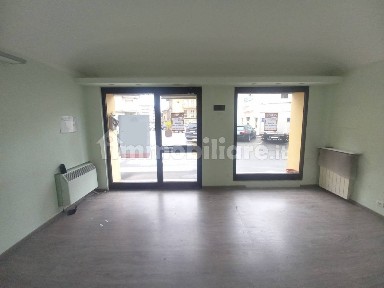 Locale commerciale in Affitto