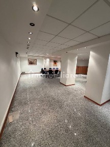 Locale commerciale in Affitto
