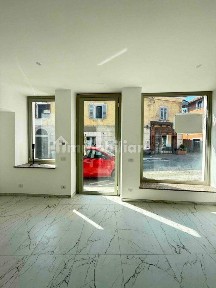 Locale commerciale in Affitto