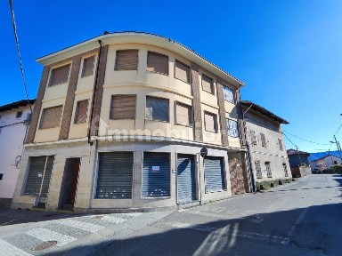 Locale commerciale in Affitto