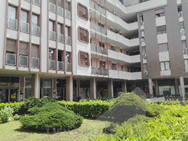 Trilocale piazza Mazzini 37, Centro, Borgosesia