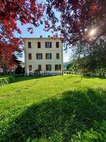 Quadrilocale via Generale Antonio Cantore 6, Centro, Borgosesia