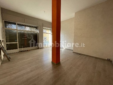 Locale commerciale in Affitto