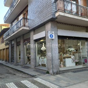 Locale commerciale in Affitto