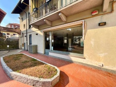 Locale commerciale in Affitto