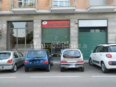 Locale commerciale in Affitto