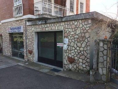 Locale commerciale in Affitto