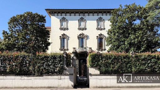 Appartamento via Massaua 2, Semicentro, Vercelli
