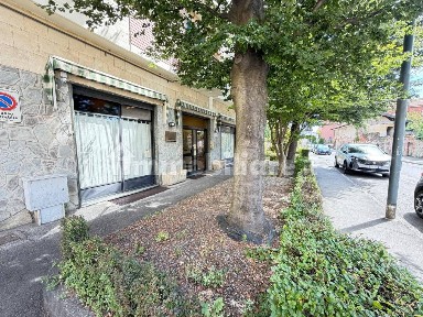 Locale commerciale in Affitto