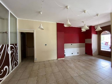 Locale commerciale in Affitto