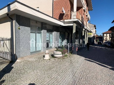 Locale commerciale in Affitto