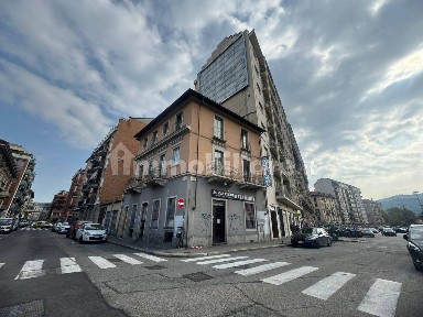 Torino, Nizza Millefonti, Piazza Giosuè Carducci