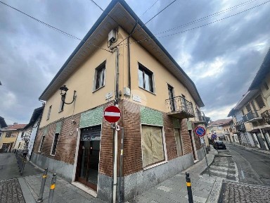Locale commerciale in Affitto