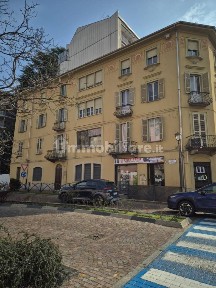 Borgosesia, Piazza Camillo Benso di Cavour, 1