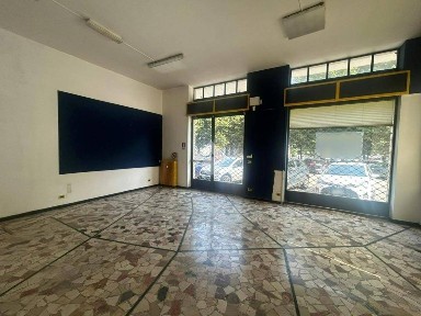 Locale commerciale in Affitto