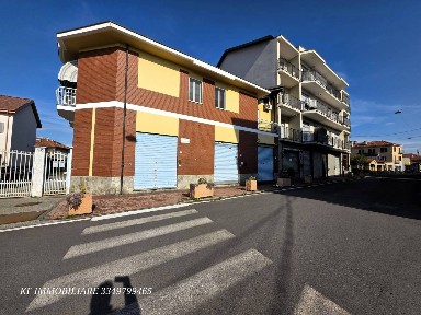 Locale commerciale in Affitto