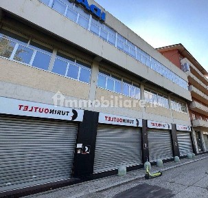 Locale commerciale in Affitto