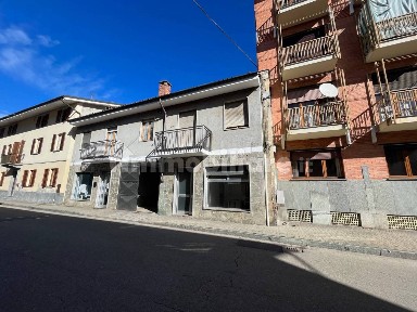 Locale commerciale in Affitto