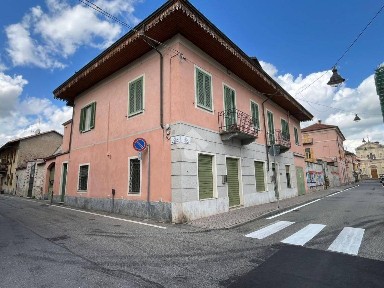 San Maurizio Canavese, Via Luigi Olivari, 12