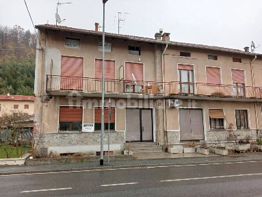 Trilocale viale Varallo, 120, Centro, Borgosesia