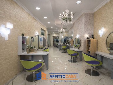 Locale commerciale in Affitto