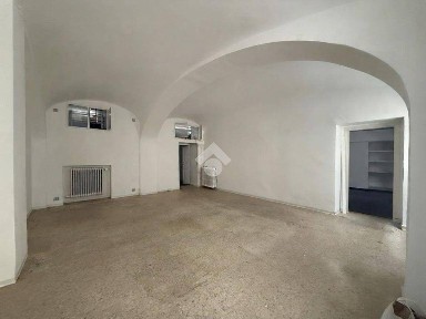 Locale commerciale in Affitto