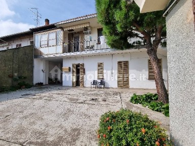 Trilocale da ristrutturare, Cappuccini, Vercelli