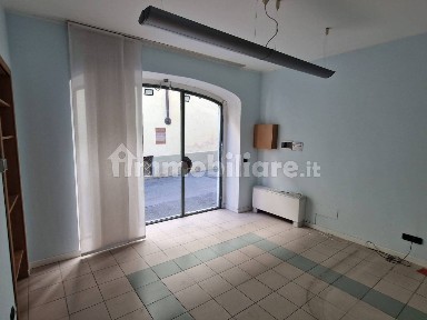 Locale commerciale in Affitto