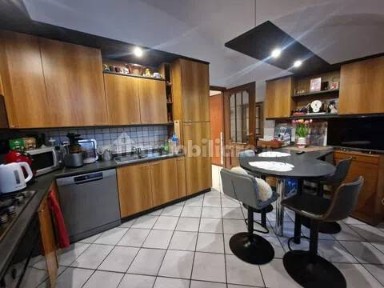 Trilocale via Luigi Fassò, 3, Centro, Borgosesia