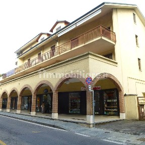 Locale commerciale in Affitto