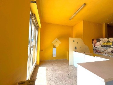 Locale commerciale in Affitto