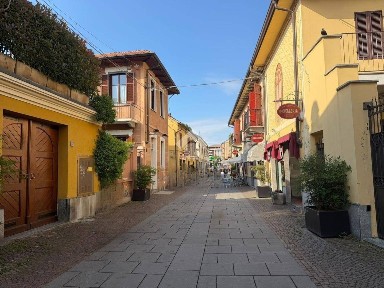 Locale commerciale in Affitto